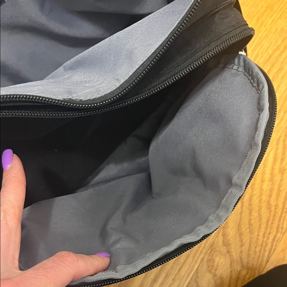 Biaggi On the Go Hobo and Zip Safe travel bag - Picture 9 of 11